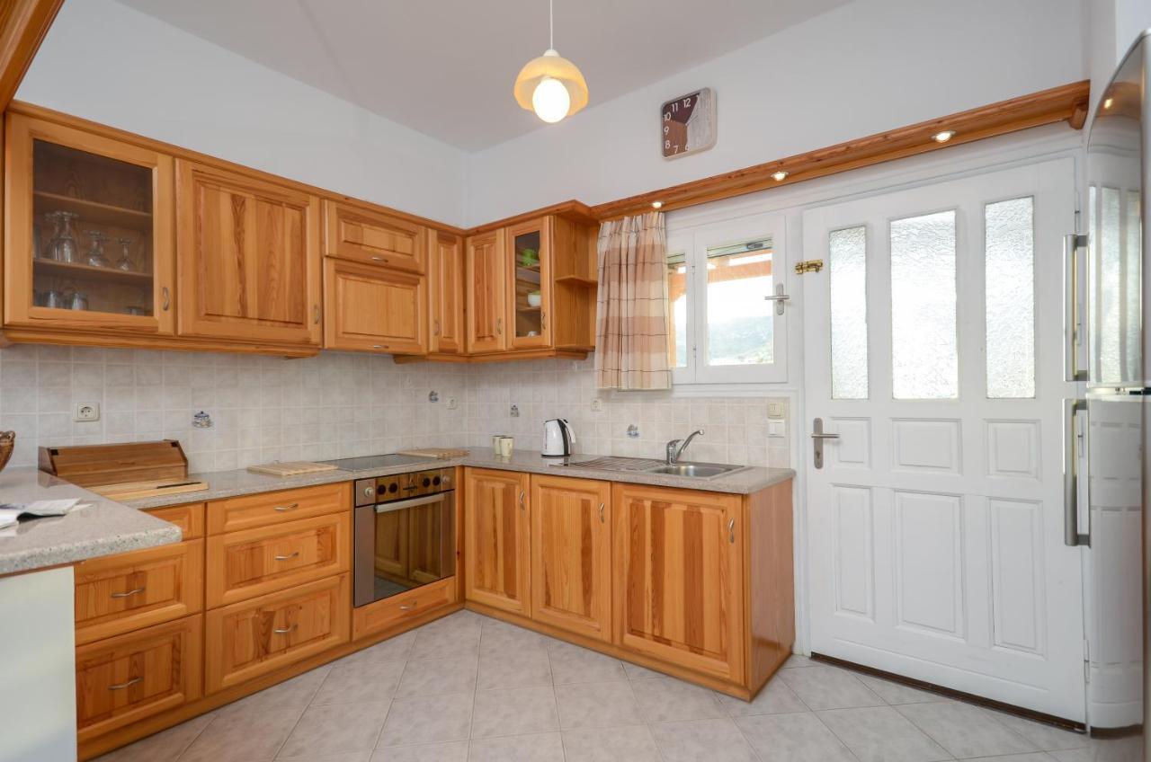 Bernie House Apartment Melanes Ngoại thất bức ảnh
