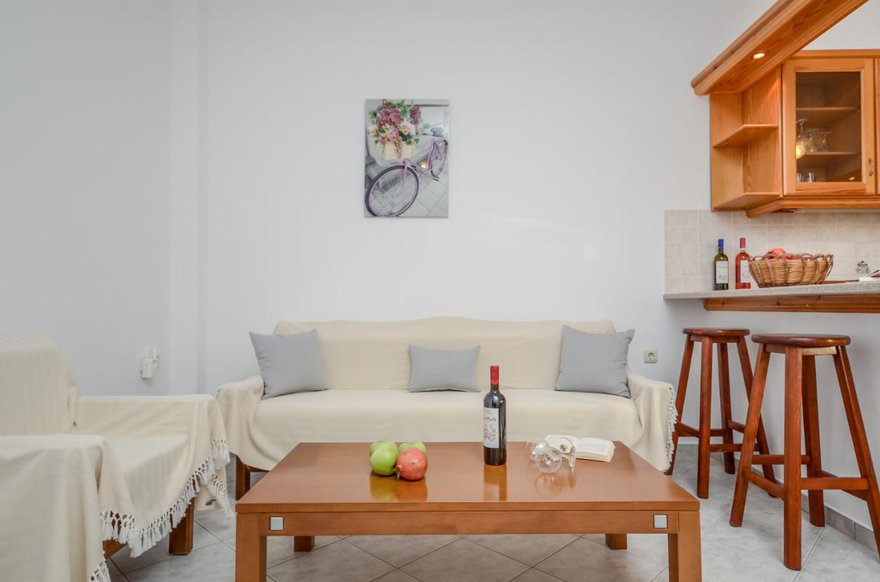 Bernie House Apartment Melanes Ngoại thất bức ảnh