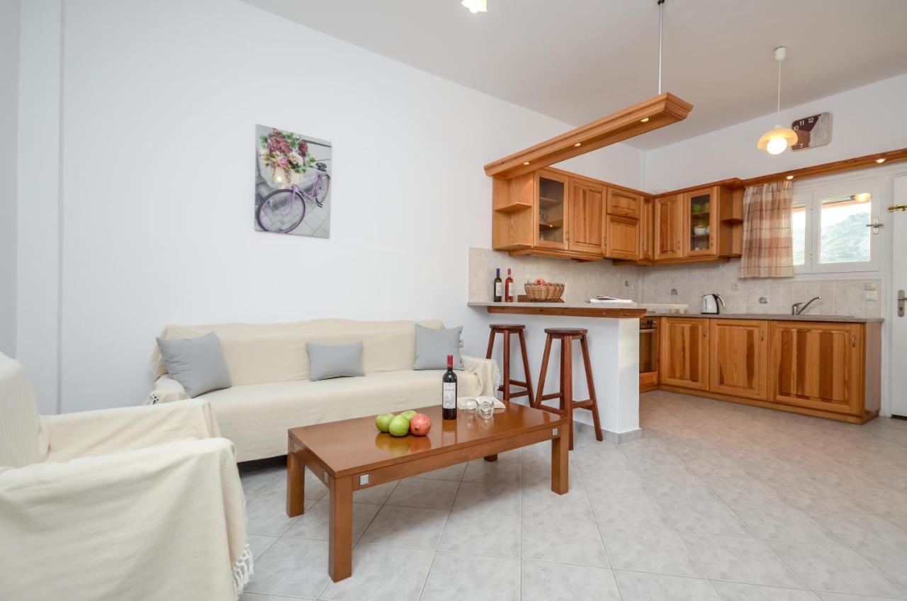 Bernie House Apartment Melanes Ngoại thất bức ảnh