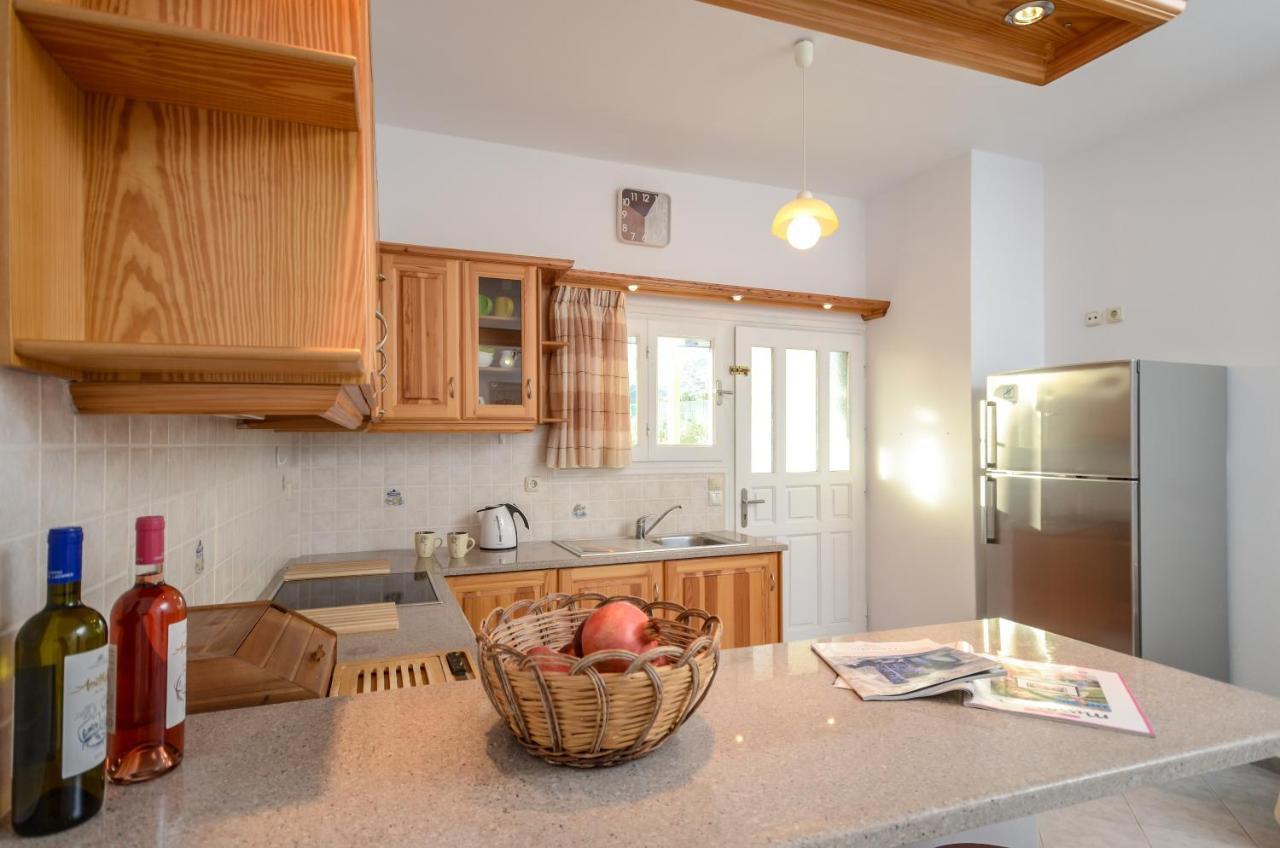 Bernie House Apartment Melanes Ngoại thất bức ảnh