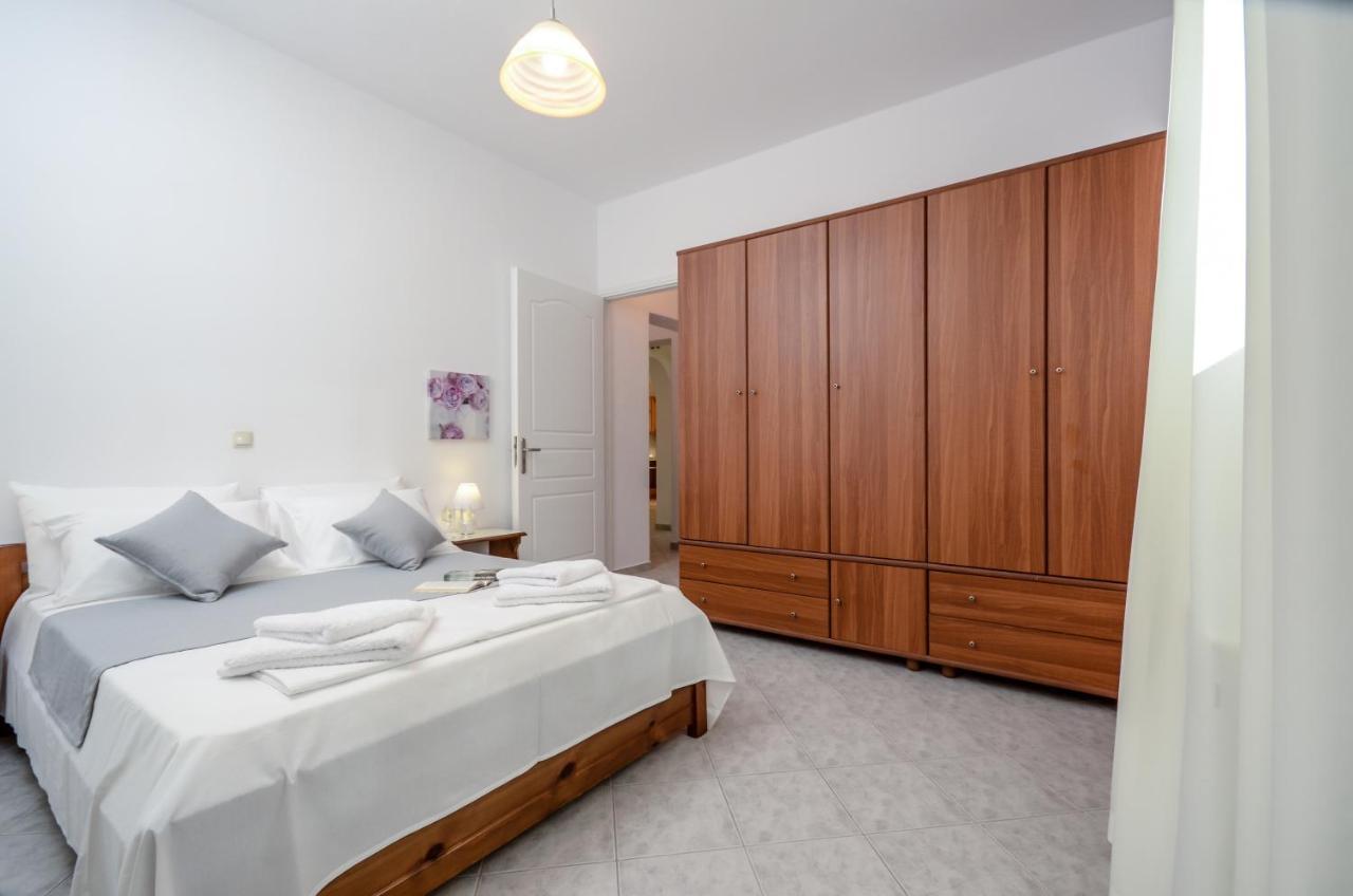 Bernie House Apartment Melanes Ngoại thất bức ảnh