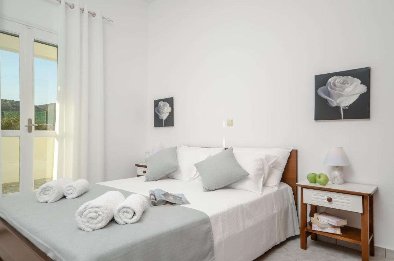 Bernie House Apartment Melanes Ngoại thất bức ảnh